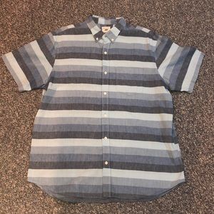Old Navy Regular Fit Button Up Short Sleeved Shirt